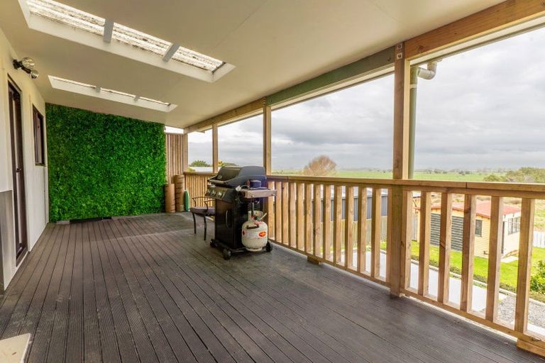 Photo of property in 196 Pukehina Parade, Pukehina, Te Puke, 3189