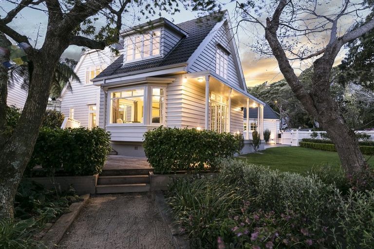 Photo of property in 1 Ardross Avenue, Khandallah, Wellington, 6035