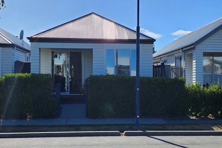 Photo of property in 34 Solander Road, Pegasus, 7612