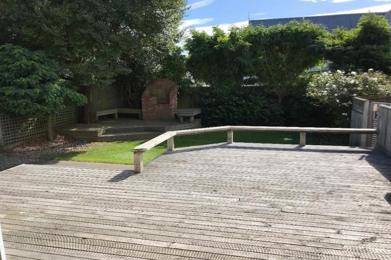 Photo of property in 38b Avonhead Road, Avonhead, Christchurch, 8042