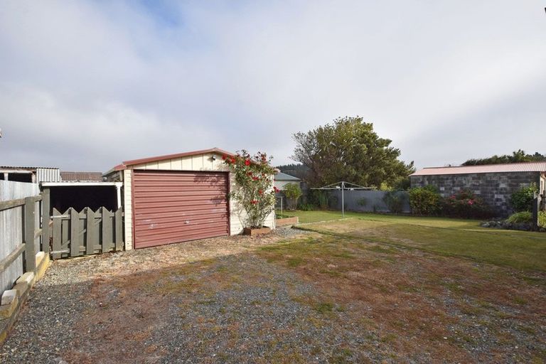 Photo of property in 15 Burns Street, Kew, Invercargill, 9812