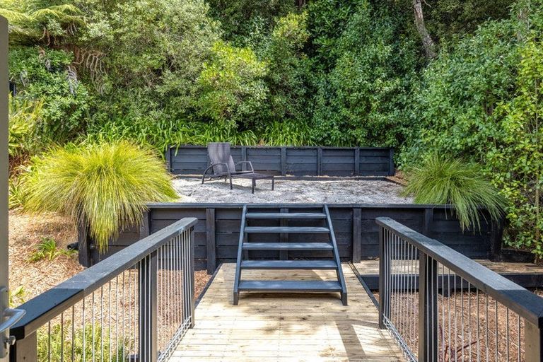 Photo of property in 25 Miro Road, Palm Beach, Waiheke Island, 1081