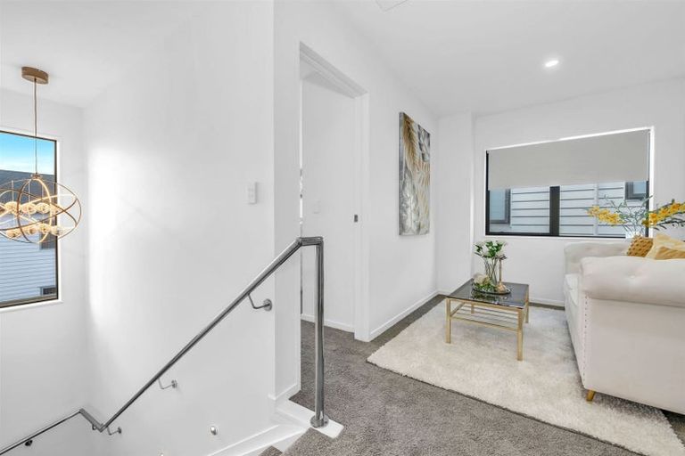 Photo of property in 84b Hutchinsons Road, Bucklands Beach, Auckland, 2014