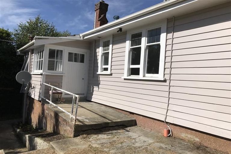 Photo of property in 18 Lachlan Avenue, North Dunedin, Dunedin, 9016