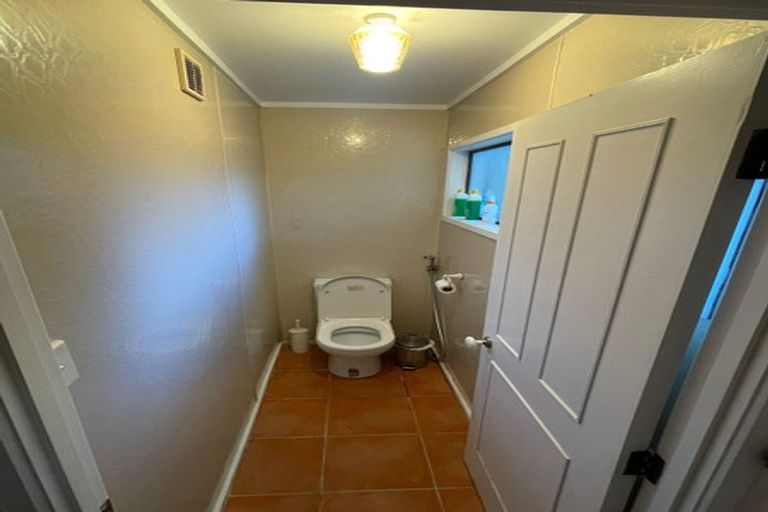 Photo of property in 50 Highland Park Drive, Highland Park, Auckland, 2010