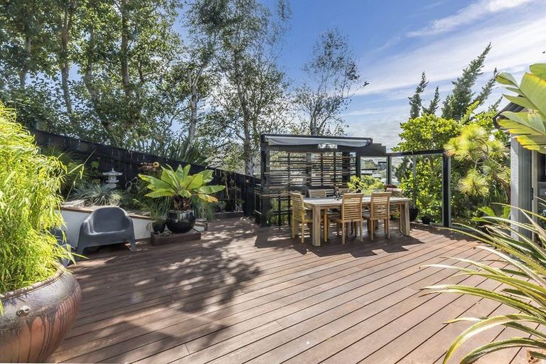 Photo of property in 15 Eclipse Lane, Whitby, Porirua, 5024