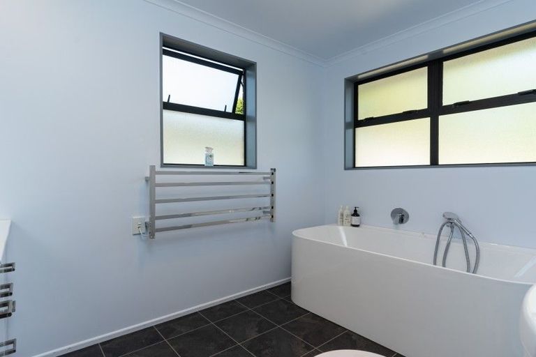 Photo of property in 7a Kempton Street, Greytown, 5712