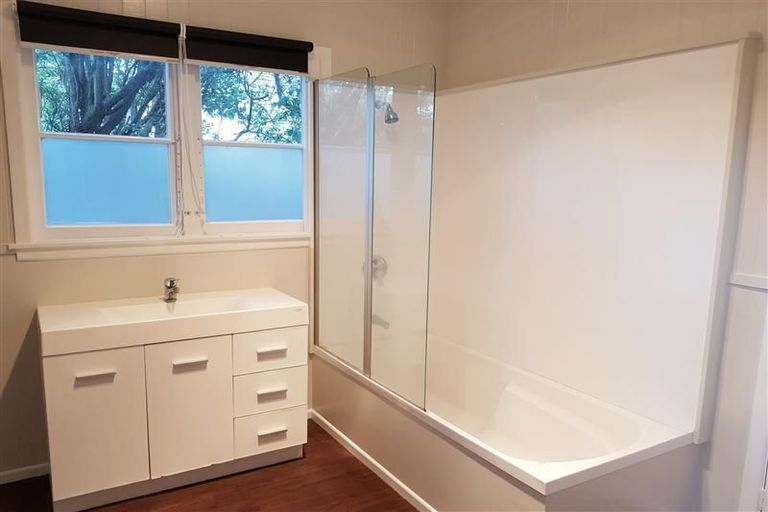 Photo of property in 138 Titirangi Road, New Lynn, Auckland, 0600