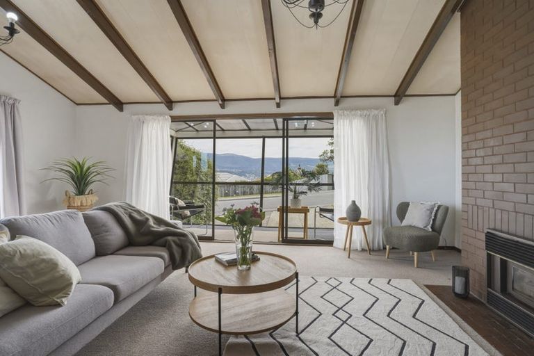 Photo of property in 122 Larnach Road, Vauxhall, Dunedin, 9013