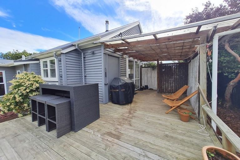 Photo of property in 43 Pitcairn Crescent, Bryndwr, Christchurch, 8053