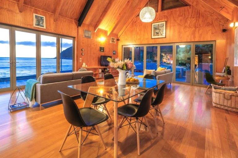 Photo of property in 88 Moana Road, Hongoeka, Porirua, 5026