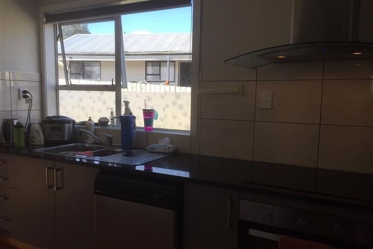 Photo of property in 31a Hinerau Street, Henderson, Auckland, 0612