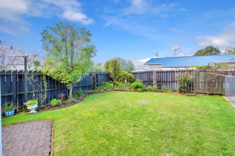 Photo of property in 9 Bodi Place, Te Atatu South, Auckland, 0610