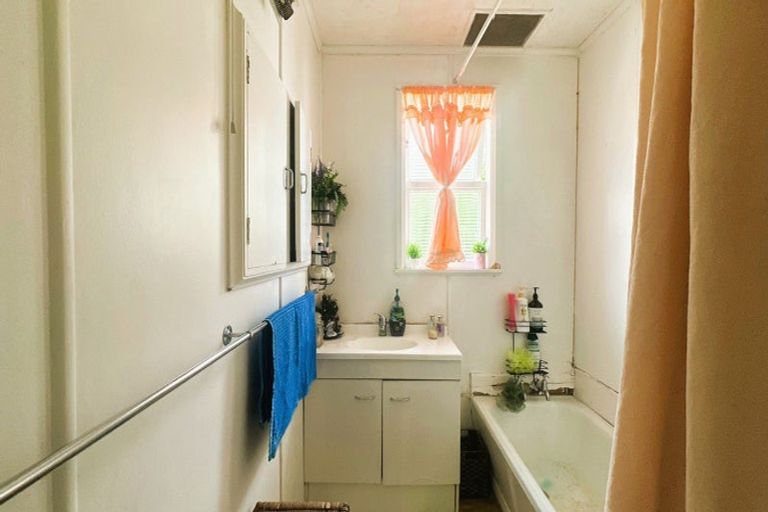 Photo of property in 18 Goldfinch Street, Taihape, 4720