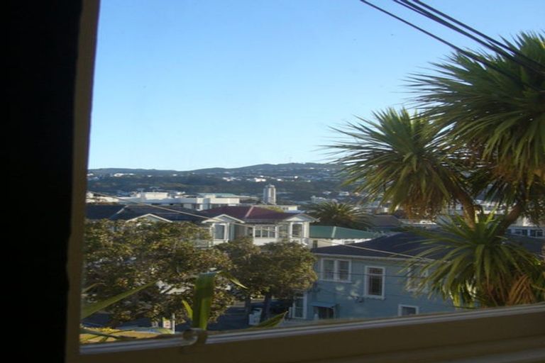 Photo of property in 4 Hawker Street, Mount Victoria, Wellington, 6011