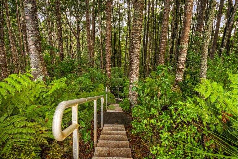 Photo of property in 138 Mahurangi West Road, Puhoi, Warkworth, 0983