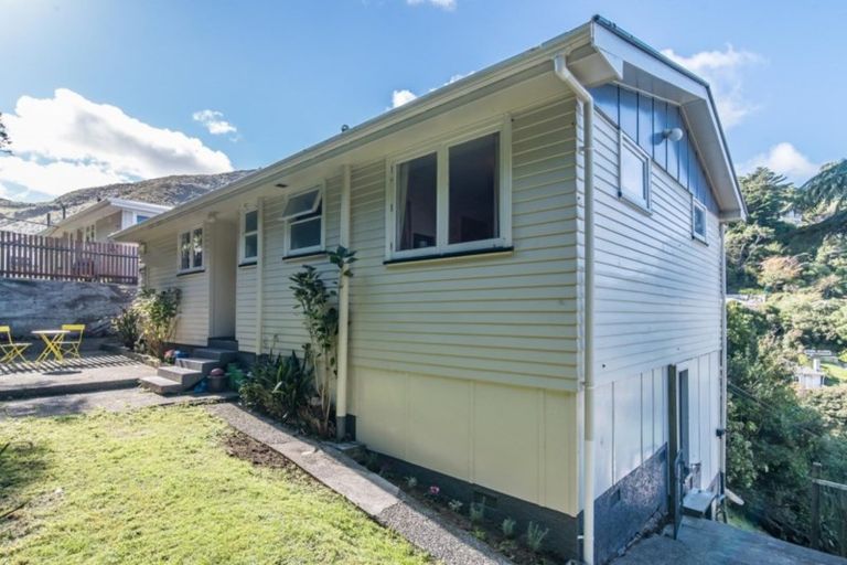 Photo of property in 139 Parkvale Road, Karori, Wellington, 6012