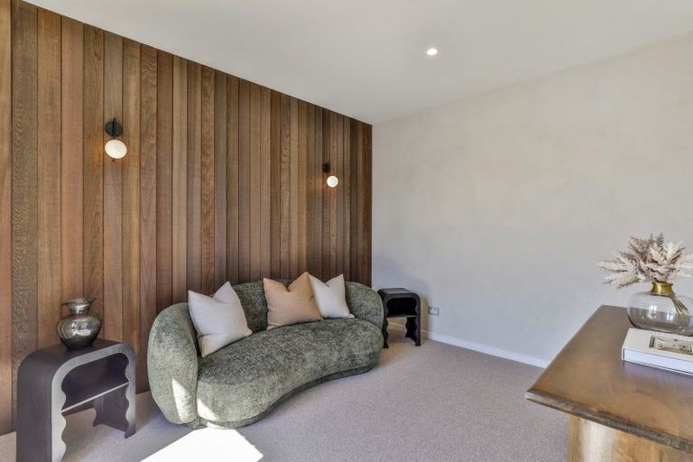 Photo of property in 14 Kirimoko Crescent, Wanaka, 9305