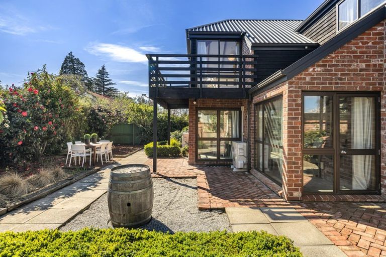 Photo of property in 1/28 Thornycroft Street, Fendalton, Christchurch, 8052