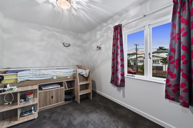 Photo of property in 1/38a Norwood Road, Bayswater, Auckland, 0622