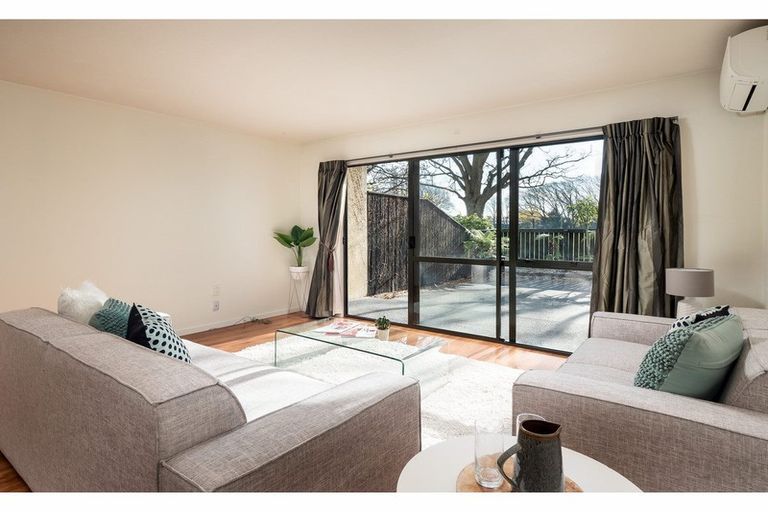 Photo of property in 2/17 Devon Street, Sydenham, Christchurch, 8023