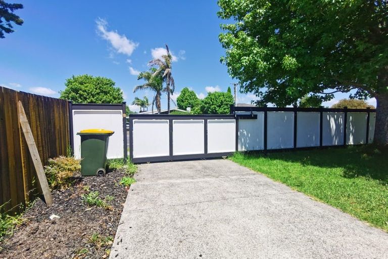 Photo of property in 94 Hutchinsons Road, Bucklands Beach, Auckland, 2014