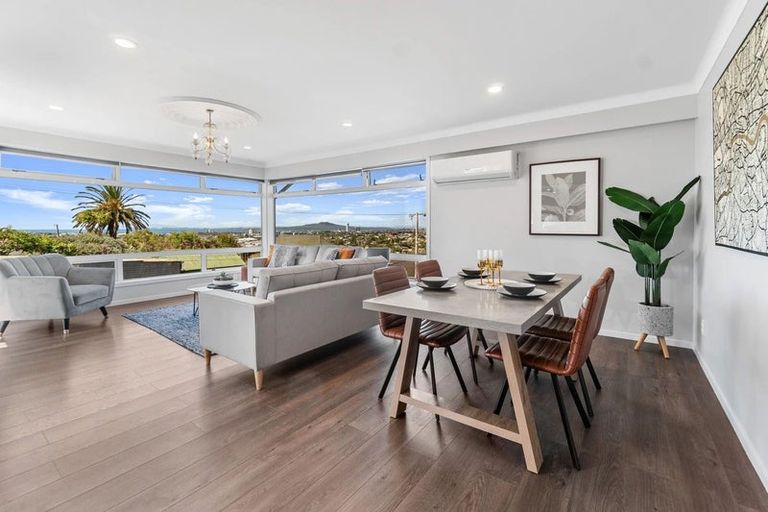 Photo of property in 27 High Road, Glenfield, Auckland, 0629