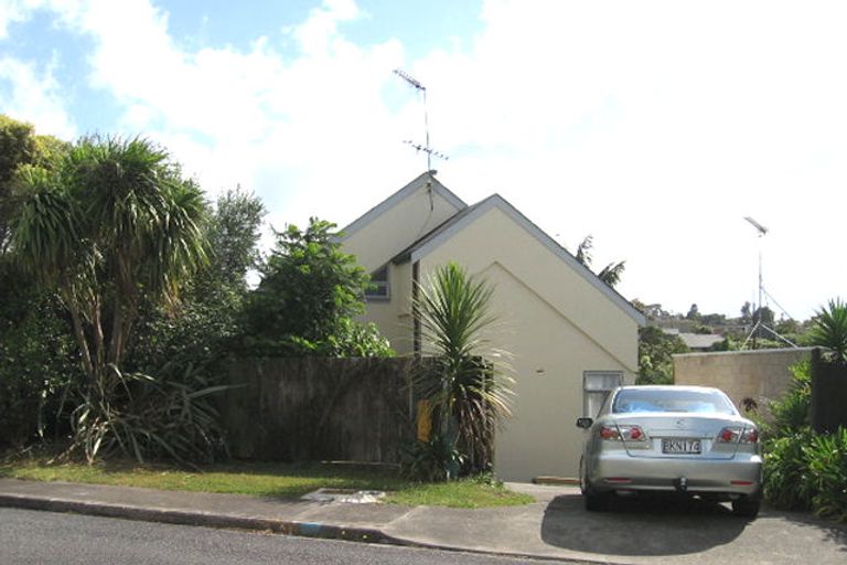 Photo of property in 90 Parr Terrace, Castor Bay, Auckland, 0620