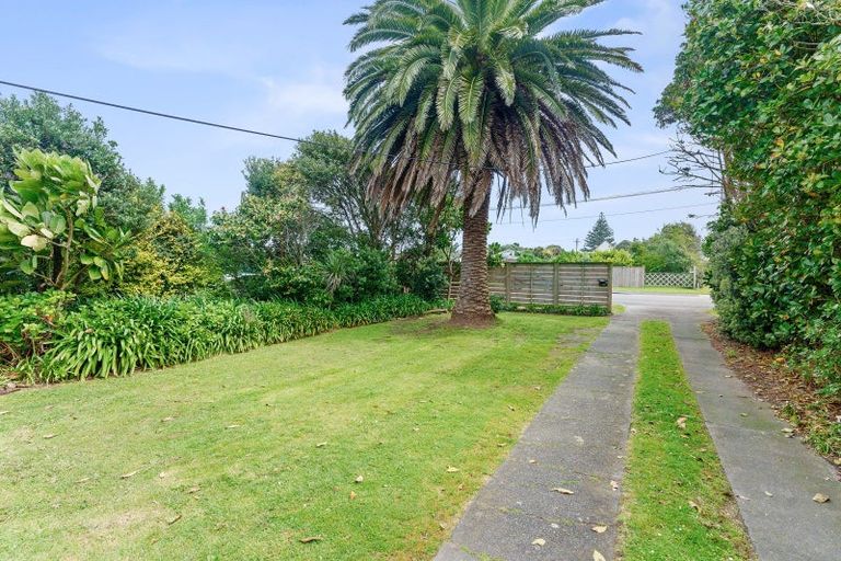 Photo of property in 8 The Avenue, Otaki Beach, Otaki, 5512