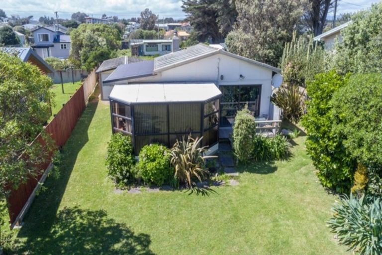 Photo of property in 70 Rua Avenue, Waitarere Beach, Levin, 5510