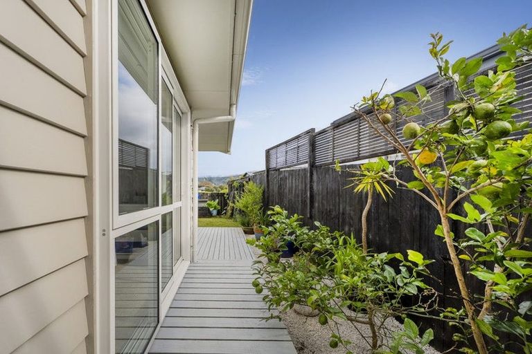 Photo of property in 19 Carina Way, Whitianga, 3510