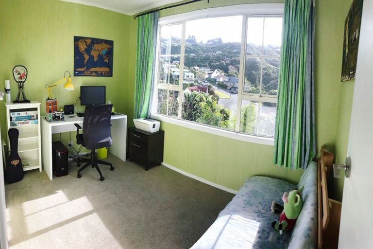 Photo of property in 29 Harbour View Road, Harbour View, Lower Hutt, 5010