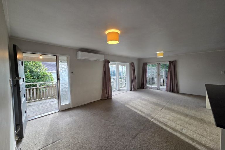 Photo of property in 67 Redoubt Road, Goodwood Heights, Auckland, 2105