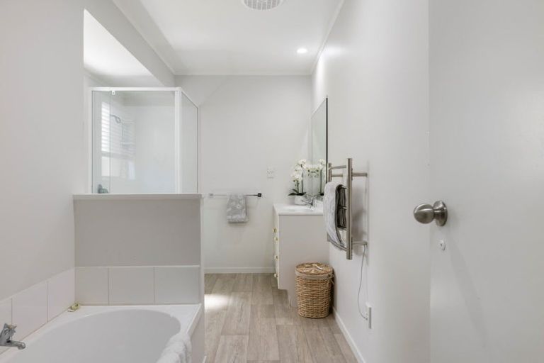 Photo of property in 25 Corinth Grove, Papamoa Beach, Papamoa, 3118