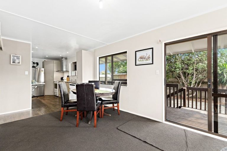 Photo of property in 6 Te Moau Avenue, Parakai, 0830
