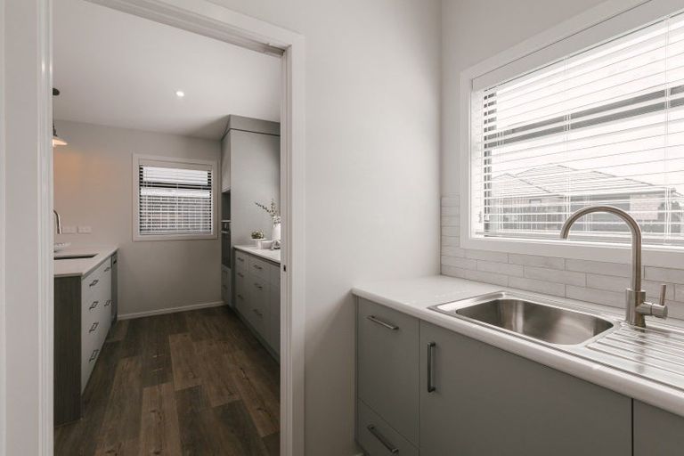 Photo of property in 27 Daniel Place, Kelvin Grove, Palmerston North, 4414