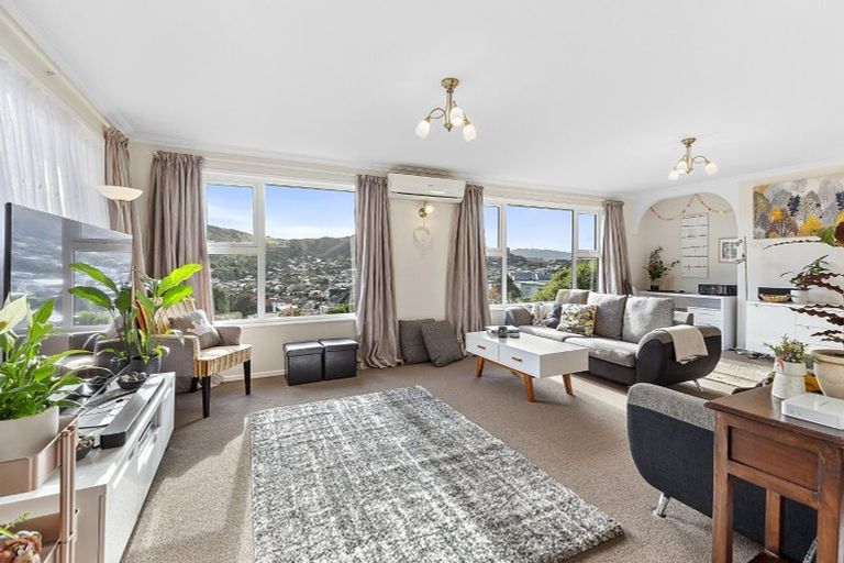 Photo of property in 4 Laidlaw Way, Karori, Wellington, 6012