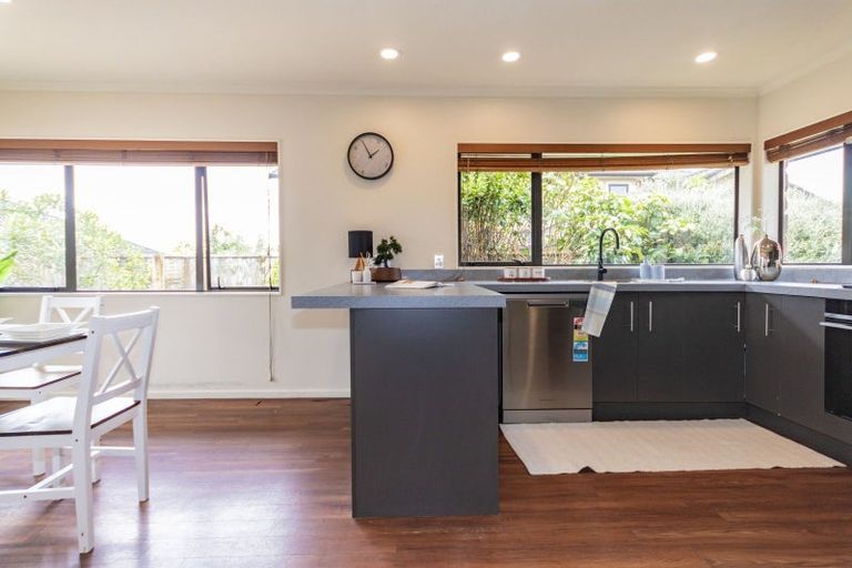 Photo of property in 7 Lourie Way, Fitzherbert, Palmerston North, 4410