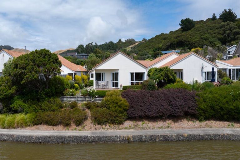 Photo of property in 4 Lakeside Villas, Whitby, Porirua, 5024