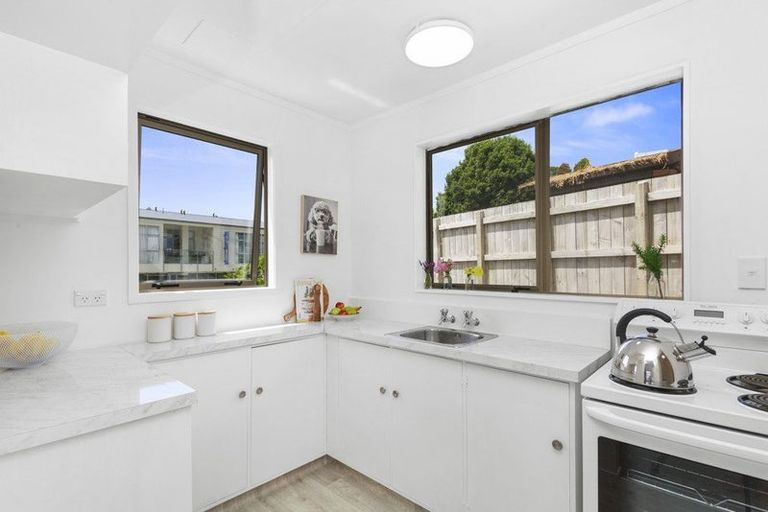 Photo of property in 1/29 Main Road, Tawa, Wellington, 5028