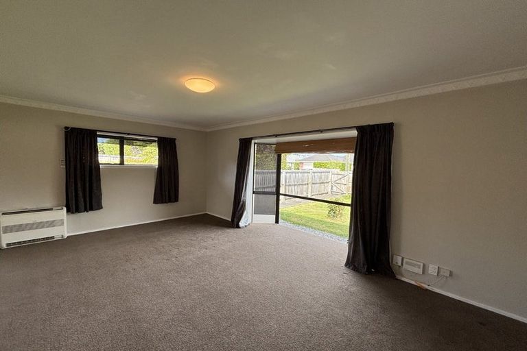 Photo of property in 10 Oakdale Street, Avonhead, Christchurch, 8042