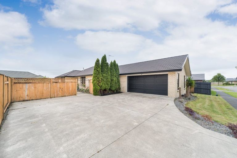 Photo of property in 47 Branigan Parade, Kelvin Grove, Palmerston North, 4414