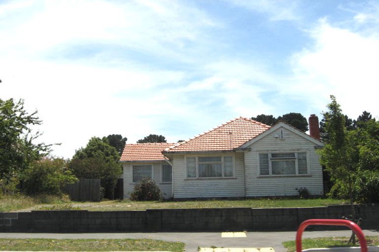 Photo of property in 253 Wainoni Road, Avondale, Christchurch, 8061