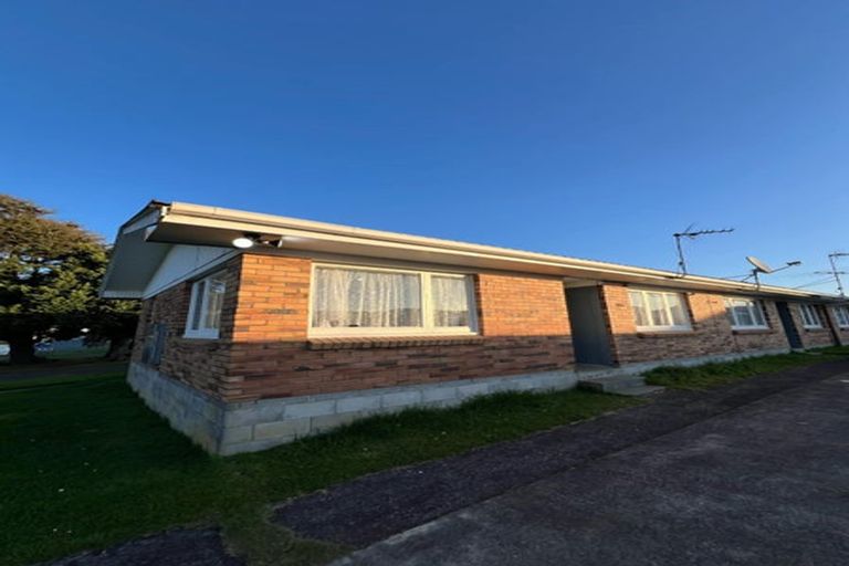 Photo of property in 3 Norman Spencer Drive, Papatoetoe, Auckland, 2104