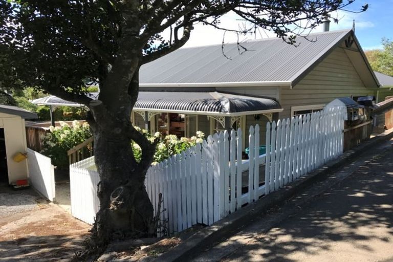 Photo of property in 294a Main Road, Tawa, Wellington, 5028