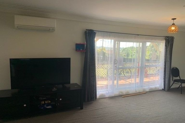 Photo of property in 305 Richardson Road, New Windsor, Auckland, 1041