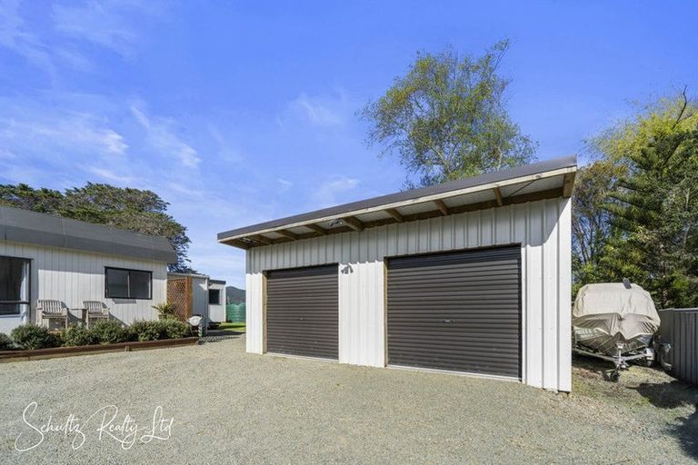 Photo of property in 316 Mountain Road, Maungaturoto, 0587