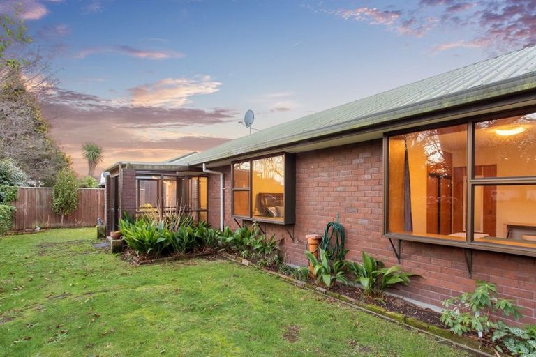 Photo of property in 2/13 Abberley Crescent, St Albans, Christchurch, 8014