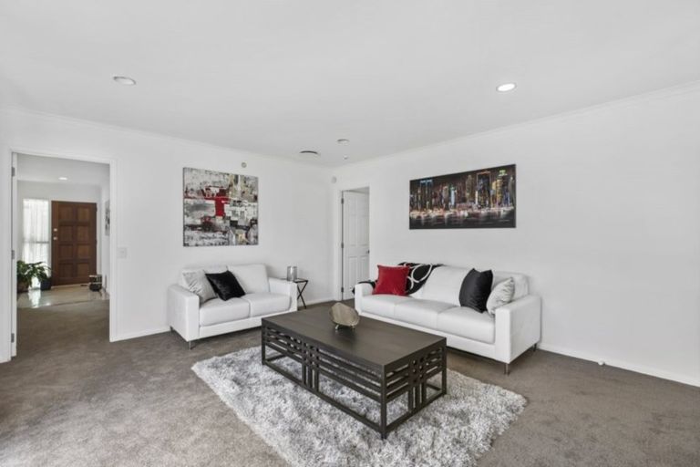 Photo of property in 7 Thornbury Crescent, East Tamaki Heights, Auckland, 2016