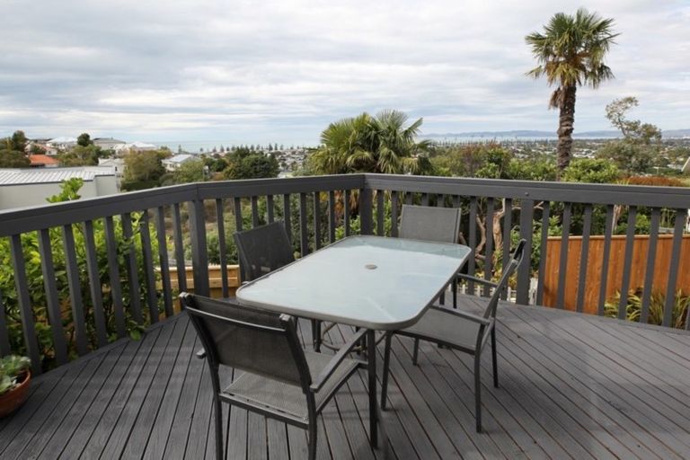 Photo of property in 23 Guys Hill Road, Hospital Hill, Napier, 4110